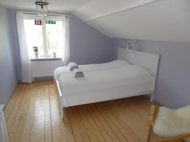 5 Bedrooms Cottage