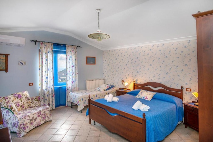 Standard Quadruple room with balcony and with sea view