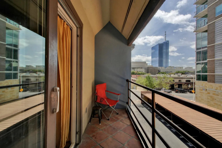 4 Bedroom Penthouse Suite by AustinStays