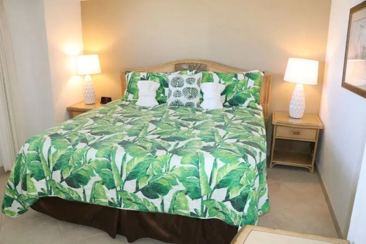 Jamaica Royale - 801 - 2 Br Condo
