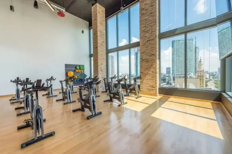 Premium Studio Near Bayside Pool Gym Views