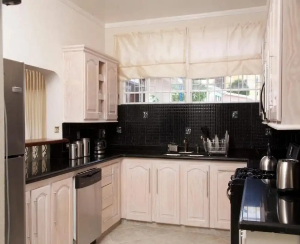 3 Bedrooms Cottage