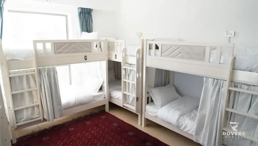 Rovers Beach Hostel JBR