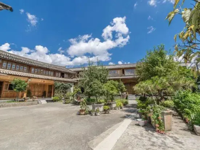 Lijiang Wenfu Courtyard Inn