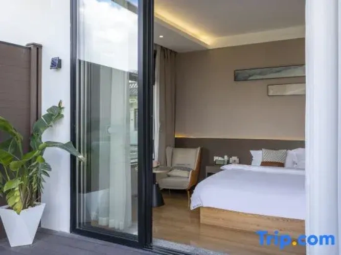 Standard Double room with lake view