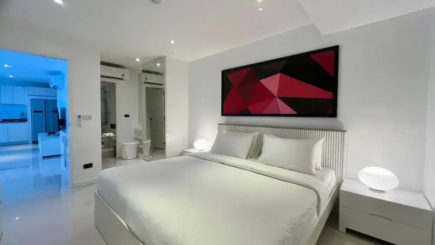 B12 - 2 Bedroom Condo With Pool Access, Karon Beach