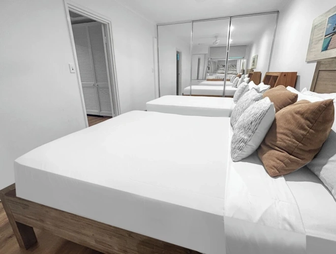 2 Bedrooms Apartment beachfront