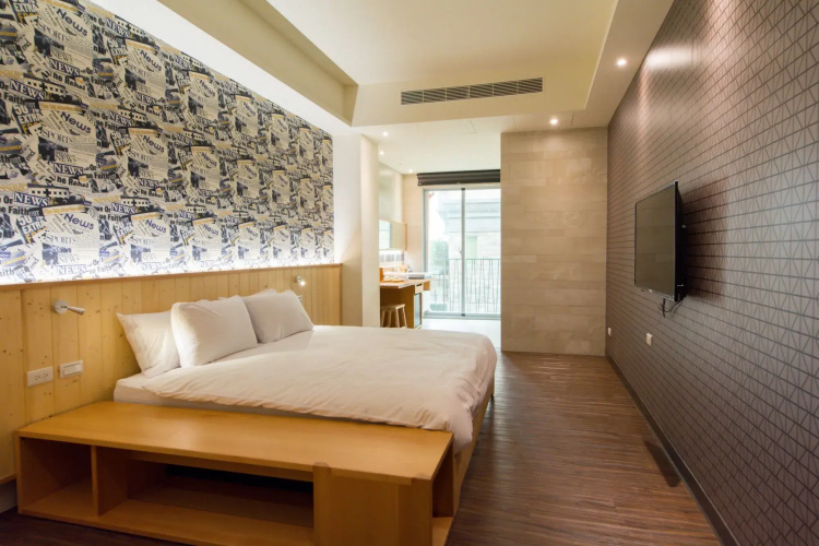 Treehouse Hostels