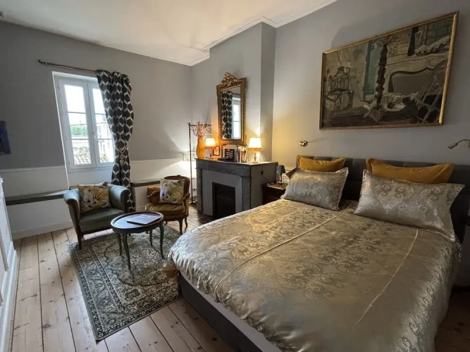 Deluxe Double room with city view