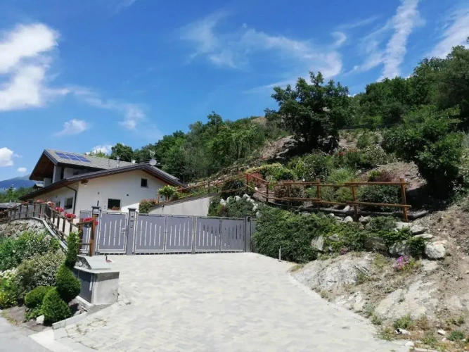 2 Bedrooms Cottage