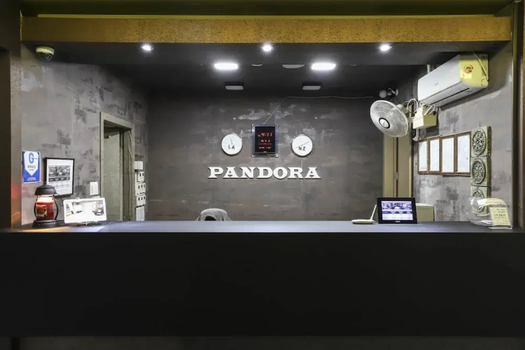 Hotel Pandora