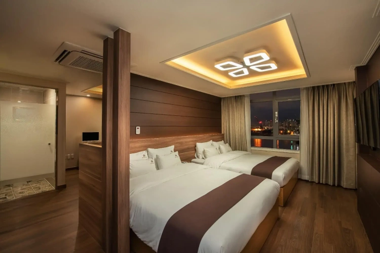 Family Suite with harbour view
