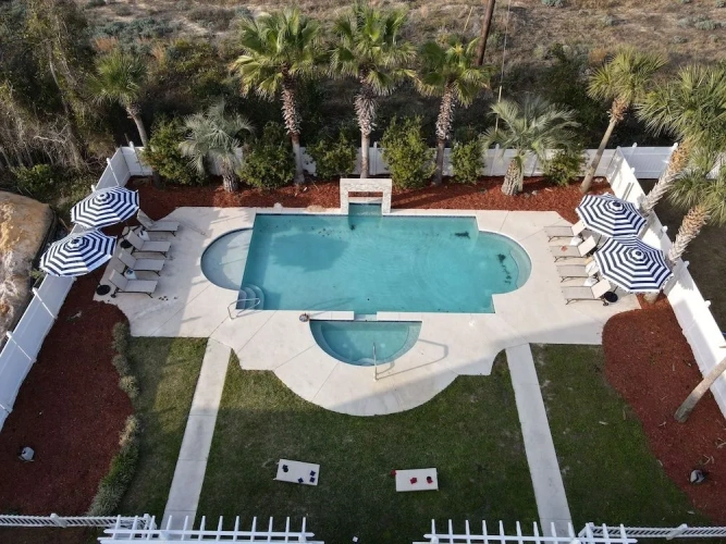 Destin Group Getaway Hot Tub, Pool, Ping Pong 2 Blocks to Beach Seacrest