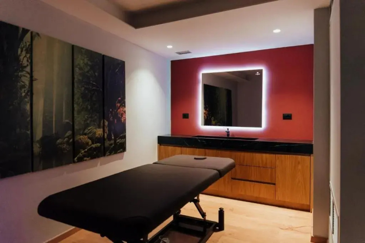 Black Diamond Hotel