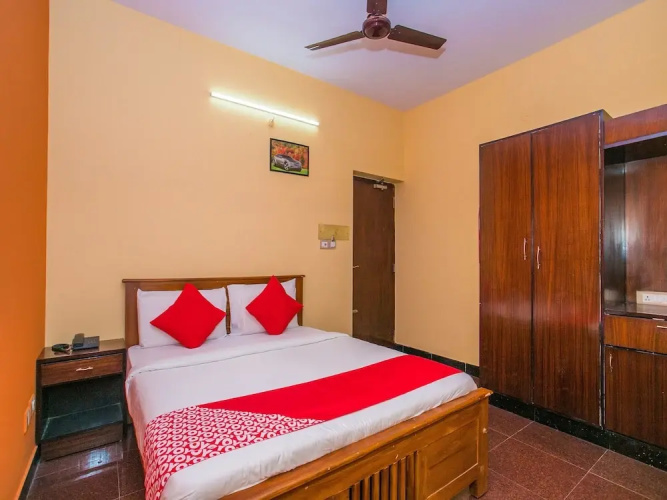 OYO 16896 Priyanka Residency