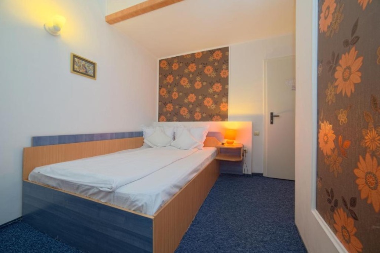 Standard Twin room with balcony
