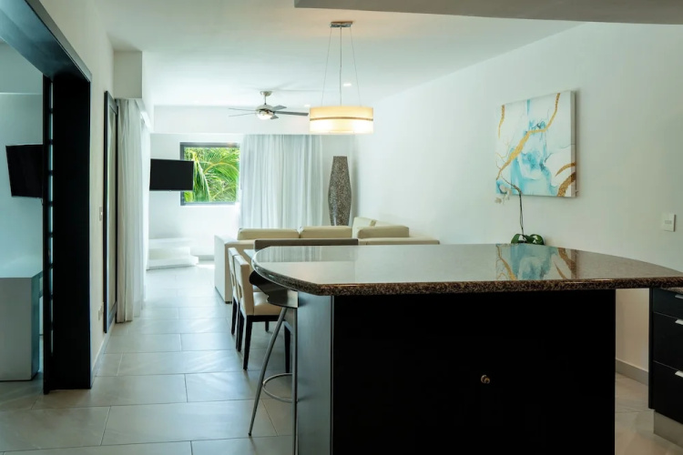 The Fives Beach Hotel & Residences photo 37
