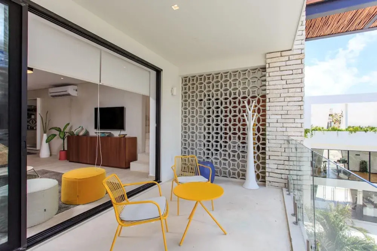 Beautifully Minimalistic Studio Wrapped in Nature by Stella Rentals
