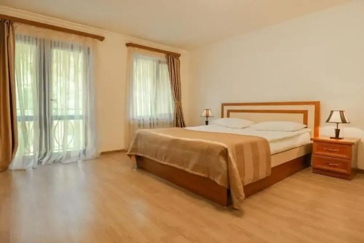Red Hotel