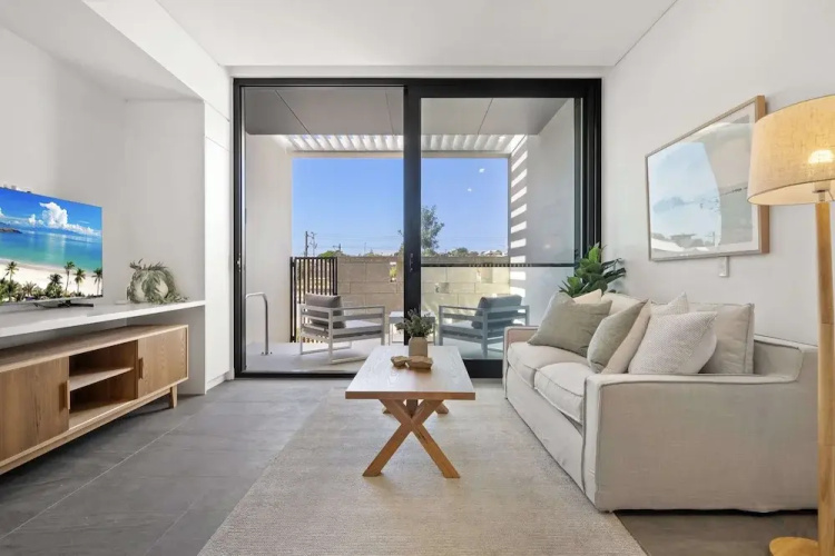Chic Ground-floor Studio Near Local Cafes
