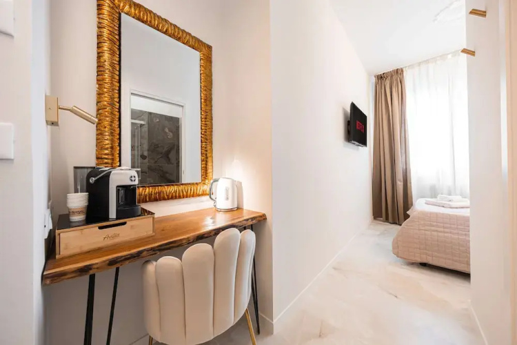 Avenue Suites