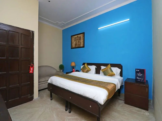 OYO 10583 Hotel Amigo