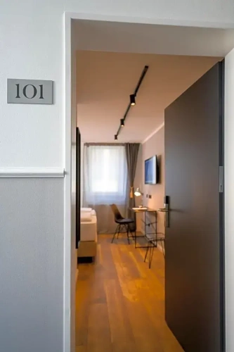 Standard Double room with city view