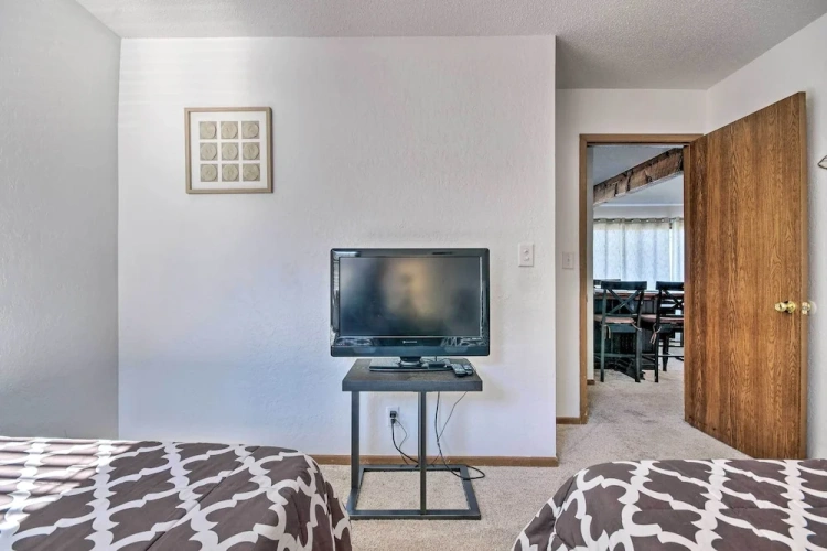 2 Bedrooms Apartment