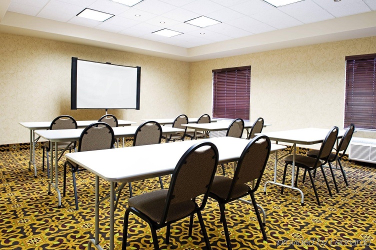 Holiday Inn Express & Suites Slave Lake photo 9