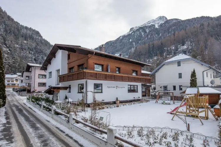 2 Bedrooms Apartment with balcony and with view