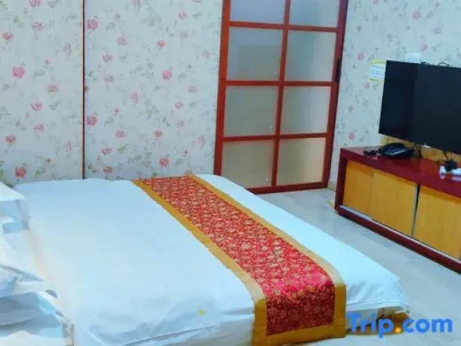 Standard Twin room with view