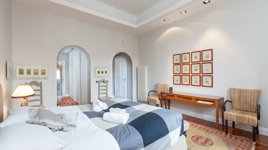 3 Bedrooms Apartment