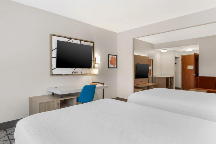 Quadruple Suite