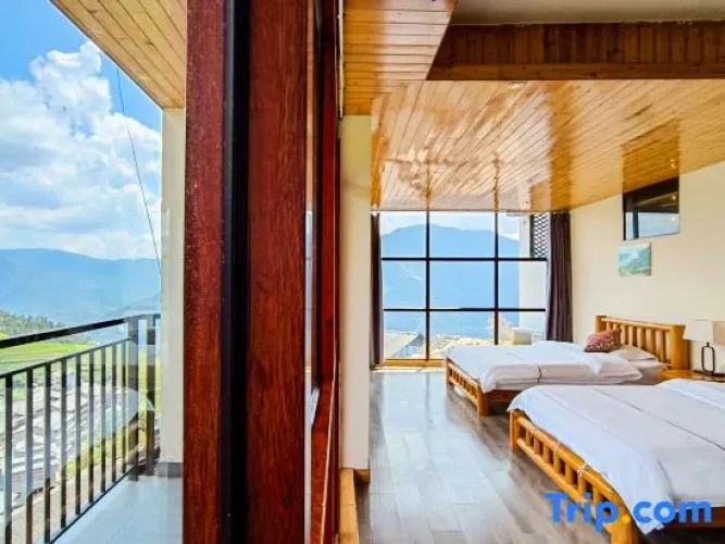 Standard Twin room with balcony