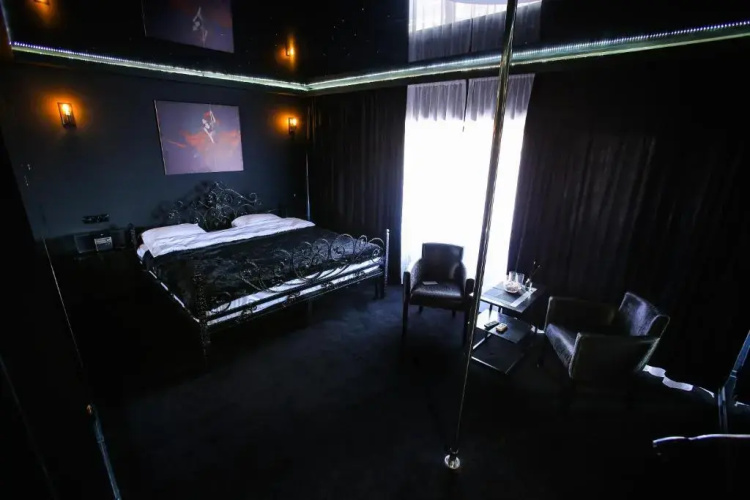 4 Rooms