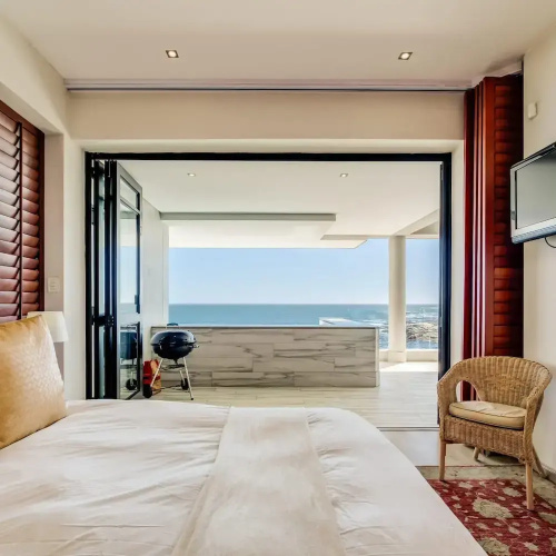 Private Holiday Apartment w Pool and Views Bali E