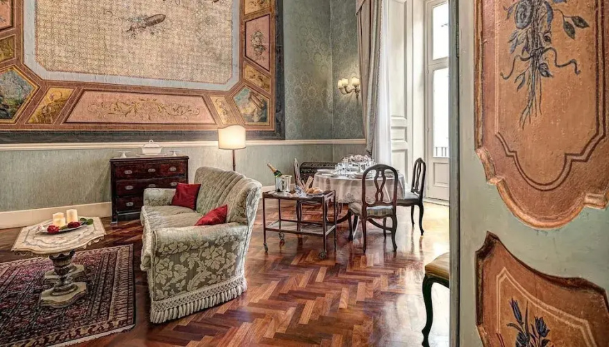 Lady Mary's Tribunali Luxury Suite