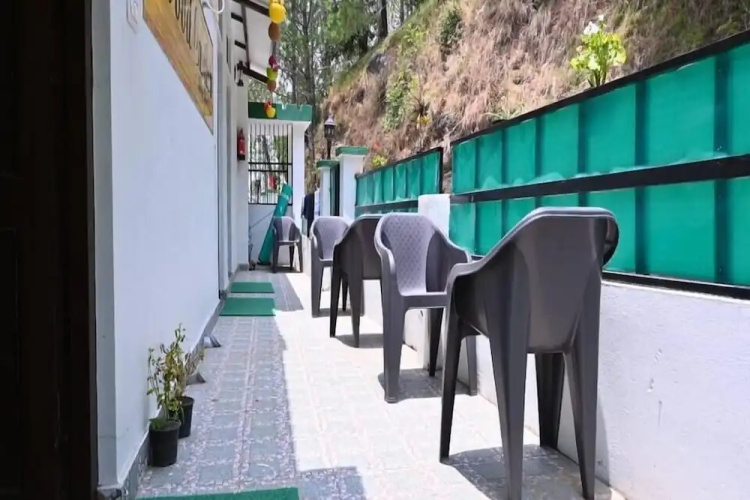 Wood Castle Luxury Home Stay