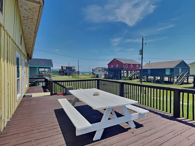 3 Bedrooms Cottage with balcony