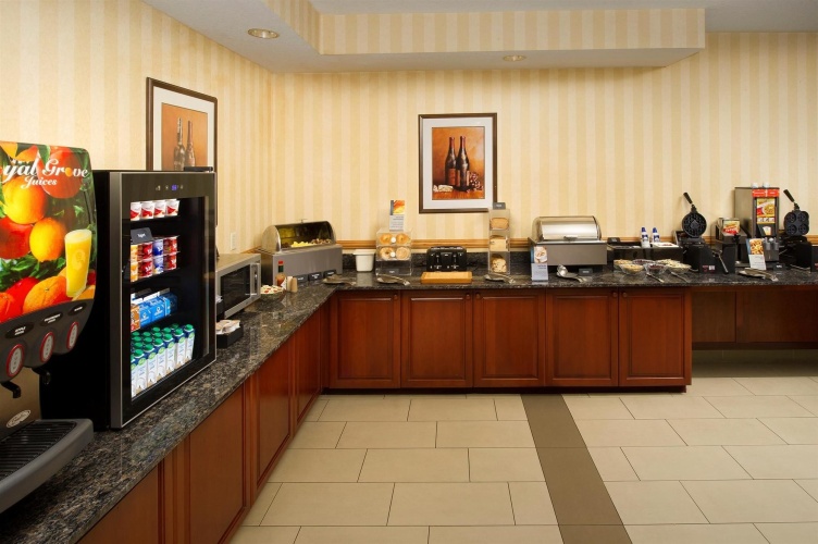 Best Western Plus Vancouver Mall Dr. Hotel & Suites photo 14