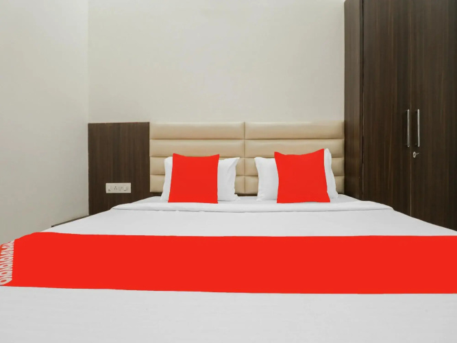 OYO 85906 Hotel Noor Residency