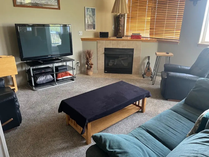 Forest Park 3 Bed 4 Bath Townhome