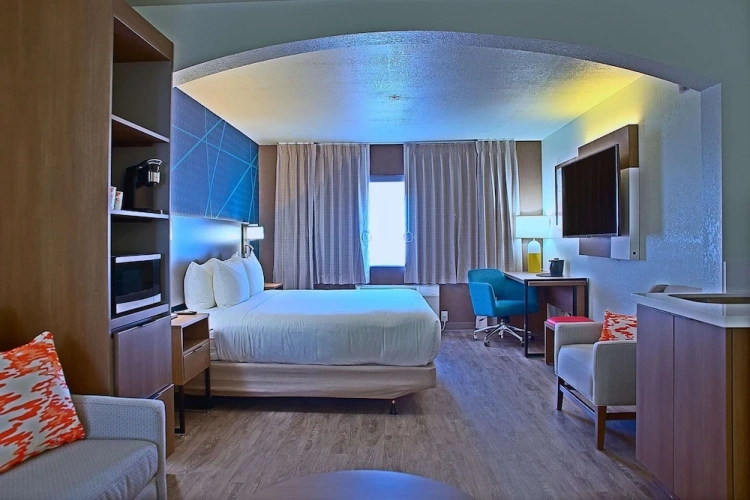 Standard Double Suite