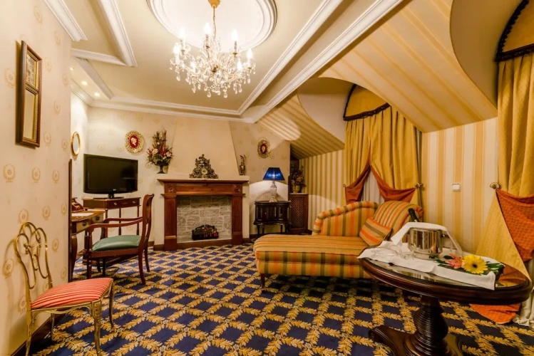 Suite with balcony
