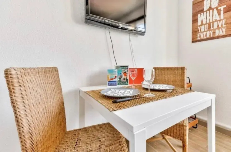 Studio avec piscines à 500m de la plage