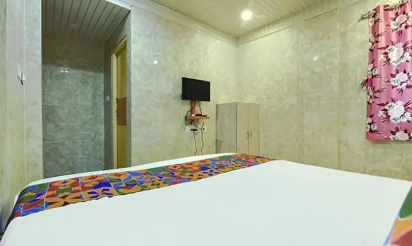 Fabhotel Comfort Inn