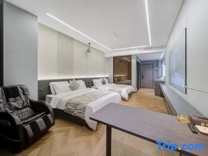 Executive Quadruple Family Suite