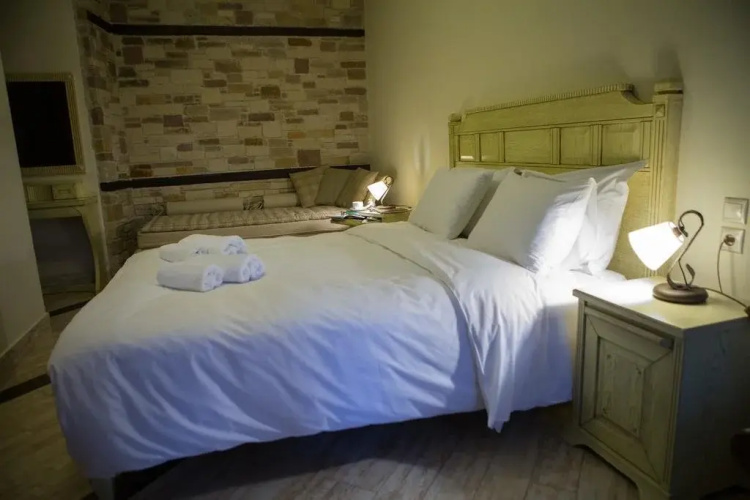 Evzin Hotel