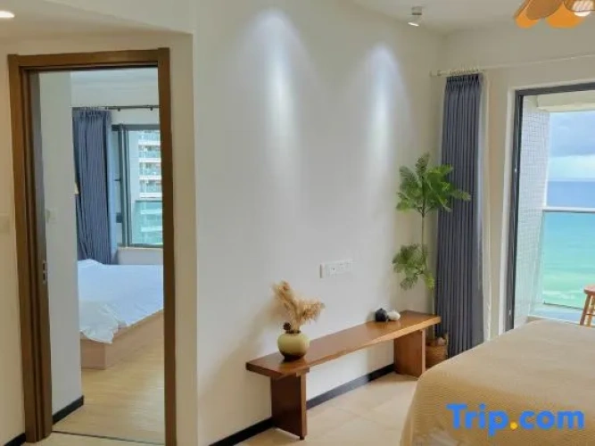 1 Bedroom Standard Family room with balcony and with sea view