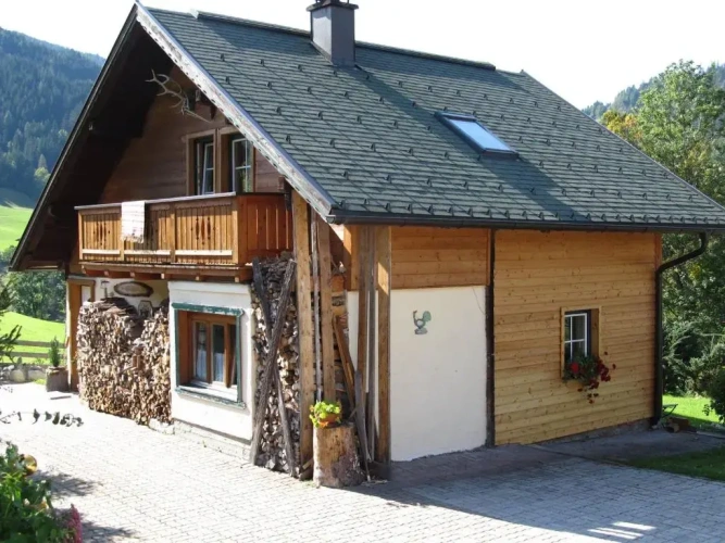 3 Bedrooms Cottage
